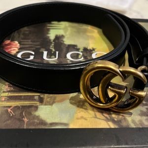 GUCCI LEATHER BELT WITH DOUBLE G BUCKLE